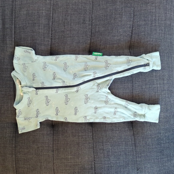 Parade Organics Short Sleeve Romper | Blue Airplanes - Picture 1 of 2